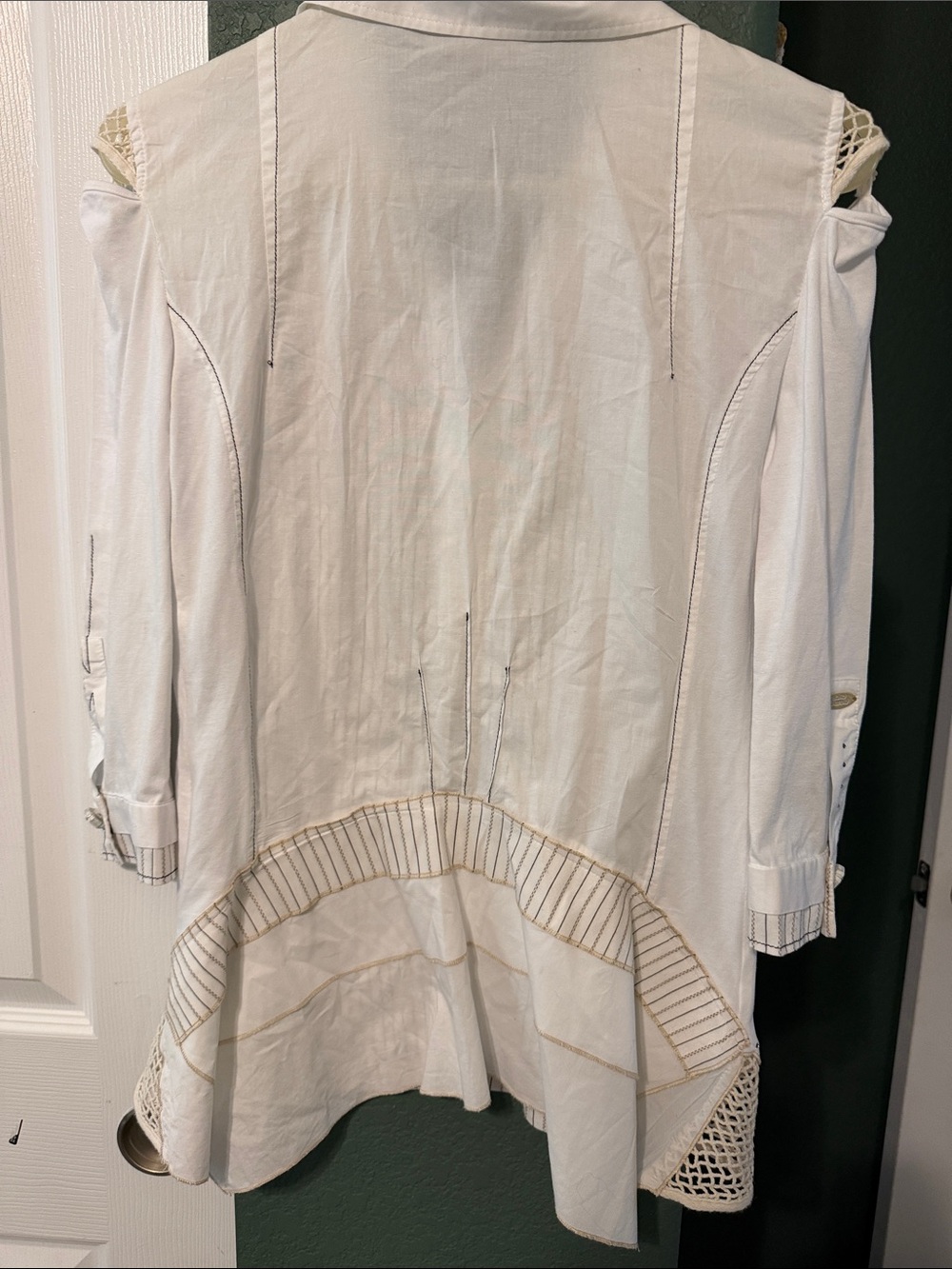 Elisa Cavaletti White Embroidered Cold-Shoulder Button-Down Top - Picture 4 of 8